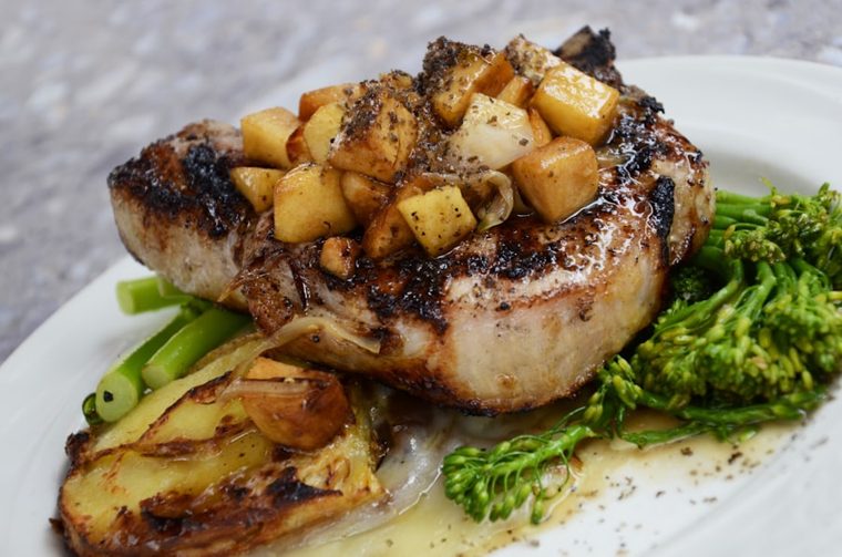 A roast with vegetables
